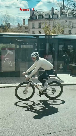 Guess the place 🧐 #france #travel #parisroad #shortsfeed #trending #fyp #usa #viral #india