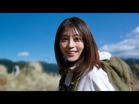 有村架純のCM、屋外ロケと思いきや、最新テクノロジーのスタジオ撮影がすごかった！／au CM＋メイキング＋インタビュー