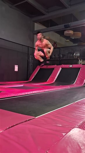 standing double back #tricking #gymnast #backflip #trampoline #turnen #gymshark #gym #fitness #fit