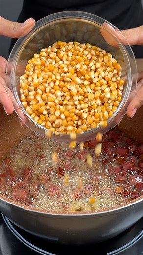 Regarde le secret, j’ai ajouté du pop-corn dans la casserole et j’ai été surprise du résultat ! | Recettes Apprenez