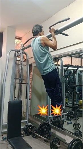How to do proper chin up for bicep and back gains #chin-up #viralshort #discipline #motivation