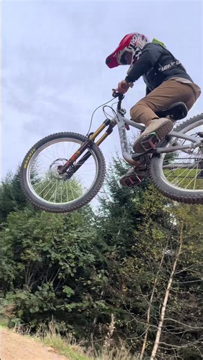 #mtb #noahubs #maxxis #freeridemountain #Vpace @@Noah🎭 @matti🪼 @david🫆 @Emil @Freeride Julien🫆 @Paul💫 @Marvin⚔️ @mailojibb