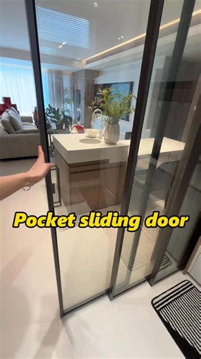 By hiding the kitchen door inside the wall, the kitchen can instantly become an open kitchen.#door #doordesign #doorstyle #foldingdoors #slidingdoor #homedoor #homedeco #tottme #tottmetal #partitondoor #homedesign | chinawindowdoors