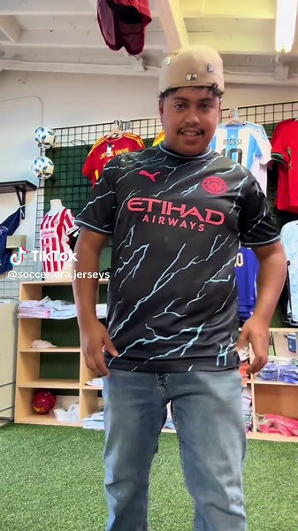 Manchester City 3rd Kit 2023/24: Haaland in Denver