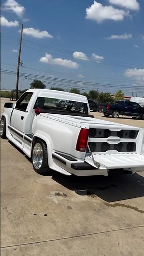 OBS Chevy With Extremely Loud Sound System 🔊 #obschevy #obstruck #droppedtrucks #soundsystem #truck