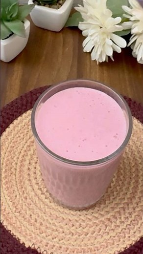 Creamy Strawberry Milkshake with Milkmaid 🍓🥤 | Easy Summer Drink 😍