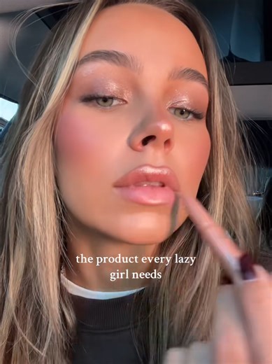 GET READY WITH ME IN 5 MINUTES | FAST GLAM MAKEUP 2026 Fast makeup in 2026 is all about efficiency, precision, and polished results—an iconic American beauty trend that previously went viral across YouTube USA, Instagram Reels, and TikTok in cities like Los Angeles, New York City, Miami, and San Francisco. This quick makeup style became famous because it delivers a clean, elevated look in minimal time, making it perfect for busy mornings, last-minute plans, and camera-ready moments. In 2026, fas