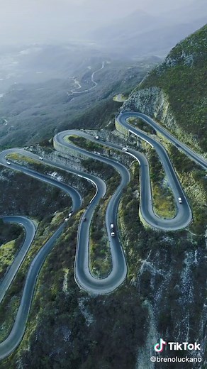 Serra da Leba- Angola #angolano #namibe #brenoluckano #serradaleba #lubango #travel #tiktokangola #angola🇦🇴 #viewsofangola #brasil #italia #portugal #borabill