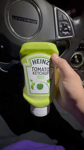 Trying green ketchup | Arnie