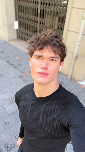 Run with me in Barcelona #explore #explorepage #fitness #europe #usa #sport #running #run #model | Chance Embry