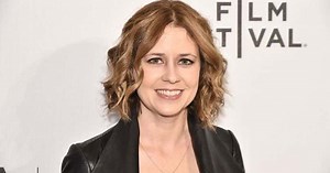 Jenna Fischer towel weird wardrobe Jimmy kimmel