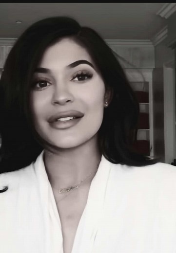 Kylie Jenner's 2018 Makeup Routine Revealed