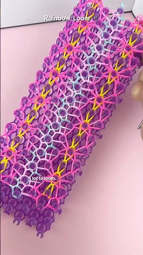 Let’s make a jumbo Rainbow Loom bracelet!