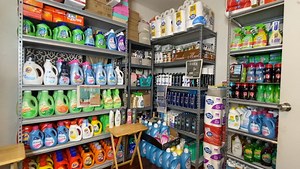 Expert couponer teaches folks how to save money