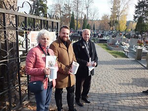 Kwesta na cmentarzach w Starachowicach. Zobacz zdjęcia