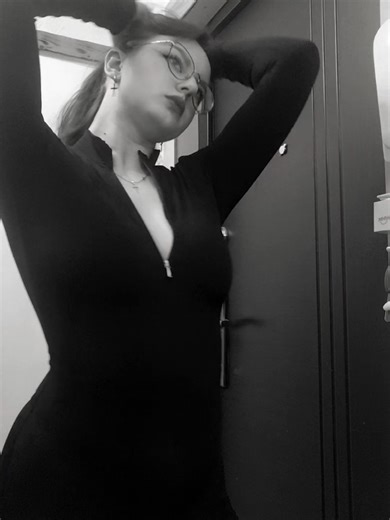 🔗 (@_ixdreiver_)’s videos with HARD DRIVE - SLOWED AND REVERB - GXNRC