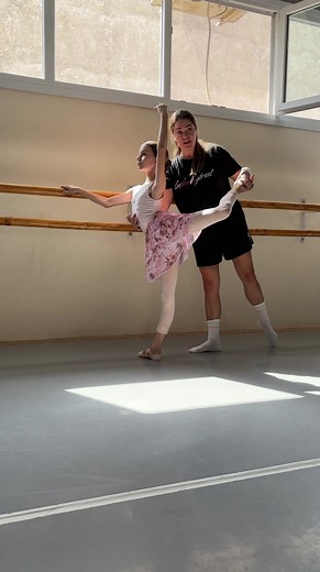 Mastering Attitude in Ballet: Essential Tips for Dancers