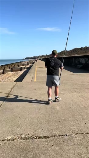 Lewis T Dodge (casting) on Instagram: "280m on 0.33mm with the Daiwa 7HT… very close to emptying the spool 😮‍💨👌 Casting like this reminds me how sharp things used to be. Technique evolves, styles change — but one thing stays the same: if you don’t train, you lose your speed. Time to get back on the scene 💪🎯 #Surfcasting #DistanceCasting #Daiwa7HT #CastingLife #FishingGear AnglingLife BigCasts TournamentCasting FishingAddict ReelLife CastFurther OldSkillsNewFire BackAtIt"