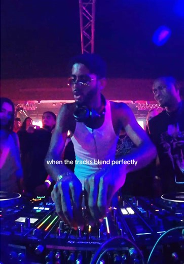 what a fun ass set lolol track ids: body party (stack!e & pr0d.k4y nola bounce remix) - ciara x clumsy (nola bounce remix) - fergie #ciara #fergie #nolabounce #mashup