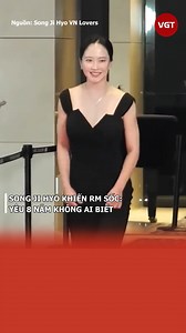 Song Ji Hyo khiến RM sốc: Yêu 8 năm không ai biết Song Ji Hyo – nữ diễn viên được mệnh danh là “át chủ bài” của Running Man – vừa khiến cả làng giải trí Hàn Quốc chao đảo khi bất ngờ tiết lộ một bí mật tình cảm được giấu kín suốt gần một thập kỷ. Trong preview tập phát sóng ngày 14/12, khi Ji Suk Jin tò mò hỏi về mối quan hệ gần nhất, Song Ji Hyo thản nhiên thừa nhận cô từng yêu một người suốt 8 năm, và điều gây sốc hơn cả là toàn bộ quãng thời gian đó trùng với lúc cô đang ghi hình Running Man.