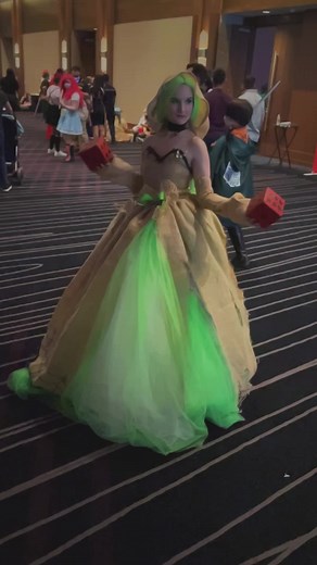here's a full view of my oogie boogie cosplay ! #cosplay #oogieboogie #nightmarebeforechristmas #costumemaking #disney #mtac #mtac2022 #fashiondesigner