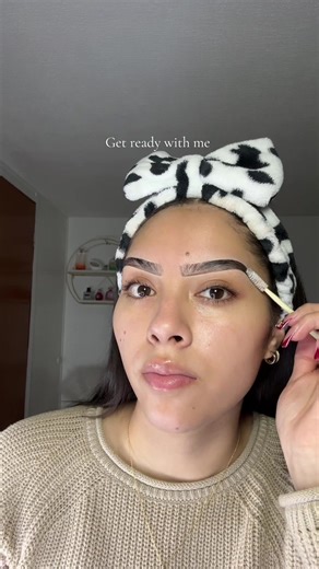 PRODUCTS USED • @NYX Professional Makeup lift & snatch brow tint pen • @elfcosmetics Power Grip Primer 4% Niacinamide • @Maybelline NY Lumi-matte foundation • @Morphe Cosmetics Sudden Heat Creamy Bronzer Stick • @Too Faced Born This Way Concealer • @Smashbox Cosmetics Step-By-Step Contour Palette • @Naturium Phyto-Glow Lip Balm Latte • @Mielle Organics Rosemary Mint Strengthening Edge Gel