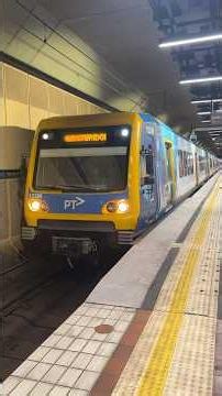 Metro X’Trapolis Arriving & Departing Melbourne Central Station to Hurstbridge #metrotrainsmelbourne