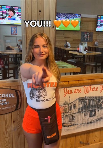 NFL Playoffs Special: Enjoy 10 Wings and 2 Bud Lights for £9.99