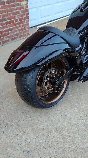 Custom Suzuki Boulevard M109R - Review and Top Speed