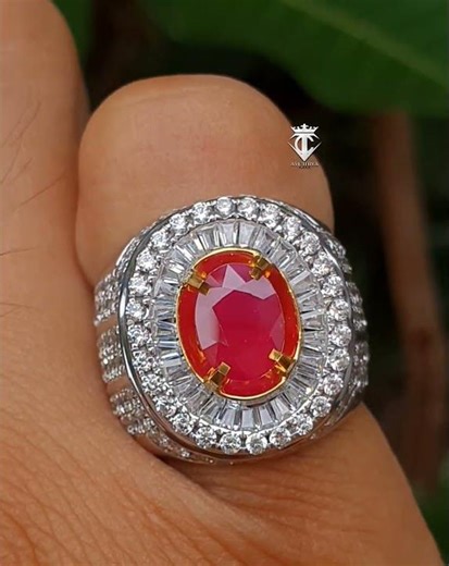 Batu Permata Natural Vibrant Red Ruby Burma Myanmar 1.50 Ct GRI Memo