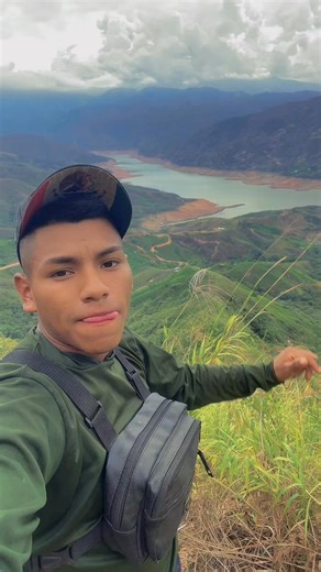 Aunque me ignores 🥺🍾🥃 | Gildardo Ƽ'ȝ