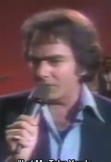Neil Diamond Live: Let Me Take You In My Arms Again