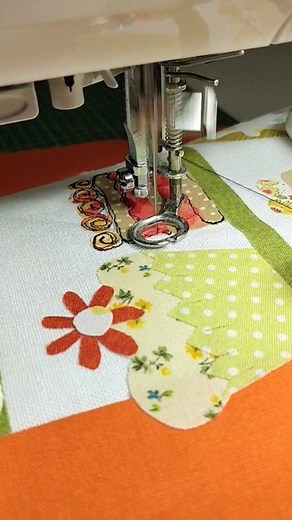 Adding the icing on the cake… literally! 🍰 A bit of real-time free-motion stitching on my Cake Shop sewing pattern. It’s the finishing touch that makes it all pop! #helennewtonsews #freemotionembroidery #sewinginspiration #cakesofinstagram🧵 Pattern available in my Etsy shop. | Helen Newton Sews