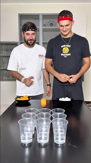 The first player to complete a row of a single color wins the game🥳 #challenge #games