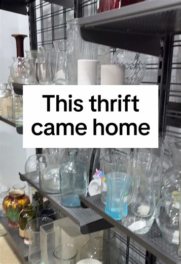 Equal weight in your room kills the energy. Everything getting the same say makes the space feel like a committee meeting. Let something take over and watch it all relax. Let me help you make it real. #interiordesign #homedecor #thrifting #designtips #postitdesigntips