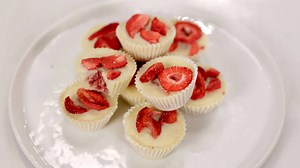 Candy that tastes good, and makes you feel good? Say it ain't so. Chock-full of superfoods, these candies aren't just delicious, they're pretty healthy. Get the recipe! > bit.ly/2Bv6zFe | Pretty Healthy