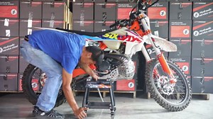 Dirt Bike Stand Movable with Wheels Motorcycle Lift Panel Stand Maintenance Heavy Duty Universal Stand for Most Motorcycles Motocross Dirt Bike Dual Sport Enduro Black