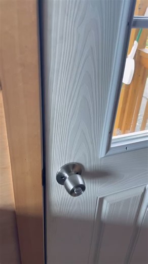 The Little Barn Cabin is all set for new guests tonight. Even this time of year, it’s one of my favorite spots on the farm, warm, cozy, and peaceful. There’s something comforting about hearing the rain on the roof while you’re tucked inside with a blanket and a mug of something hot. The heater keeps it toasty, and those soft string lights make the whole place glow. It’s the kind of space that reminds you to slow down a little and just breathe. If you’re ready for a quiet getaway, we’d love to ho