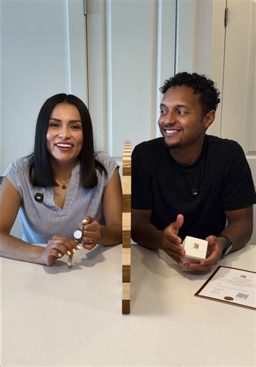 Anillo Darry Ring sorpresa de compromiso — reacción en pareja