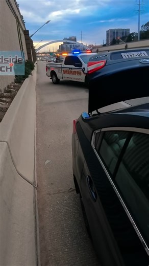 The Roadside Tech | Helping out the community one vehicle at a time. Thank you Harris County for blocking traffic for me. #roadside #community #help #reels #fyp | Instagram