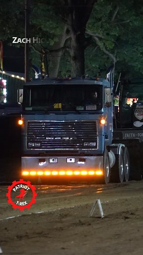 Sweet 1984 Cabover Mack pulled by Zach Hickock #fyp #pulling #bigrig #diesel | Patriot T-Rex