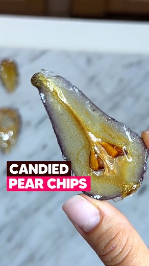 Easy to make and perfect to decorate your desserts! ❤️ These candied pears will astonish your guests 😍 👉INGREDIENTS 3 pears (not too ripe). 📌For the cooking liquid: 300g of water. 2g of pea flowers. 2 cinnamon sticks. 1/2 vanilla berry. Juice of 1/2 lemon. Peel of 1/2 lemon. 1tbsp honey. 📌For syrup:. 150g of sugar. 50g of water. 5g of white vinegar. Cook to 157 degrees 👉METHOD 1. In a saucepan pour water, honey, pea flowers, and all aromas. 2. Peel the pears and put them in the liquid. 3. P