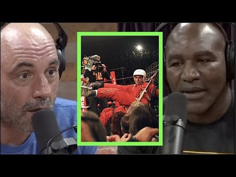 The Time a Parachutist Crashed the Evander Holyfield/Riddick Bowe Fight | Joe Rogan