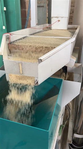 164K views · 1.7K reactions | Compact design, low investment, exported to 50+ countries High rice yield: up to 73%, typically above 68% #RiceMillMachine #ThresherMachine #GrainProcessingEquipment | Mini Rice Mill Machine | Facebook