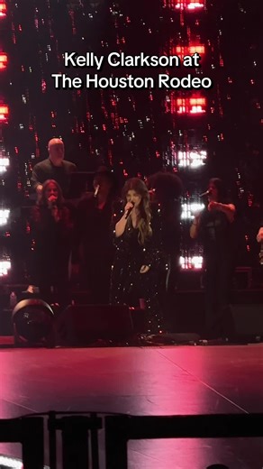 Kelly Clarkson's Memorable Performance at Houston Rodeo