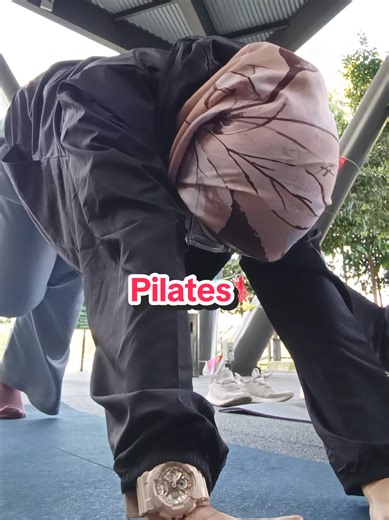 Minggu lepas Cik Cha join pilates. Bila dah masuk 35 ni, benda pertama Cik Cha fikir bukan senaman. Tapi peluh, bau badan & sengal-sengal. 📌Deodorant tu wajib ✅Anti-Perspirant ✅Cepat kering & tak melekit ✅Wangi tahan bau badan sehingga 48jam ✅ Sesuai utk kulit sensitif ✅Tidak tinggalkan kesan kuning di baju 📌Massage Gel Paprika ✅Sesuai utk sakit otot, tegang & kejang ✅Masalah sendi, arthritis, sakit belakang ✅Melegakan sakit senggugut ✅Penggunaan sebelum & selepas bersenam ✅mengurangkan seluli