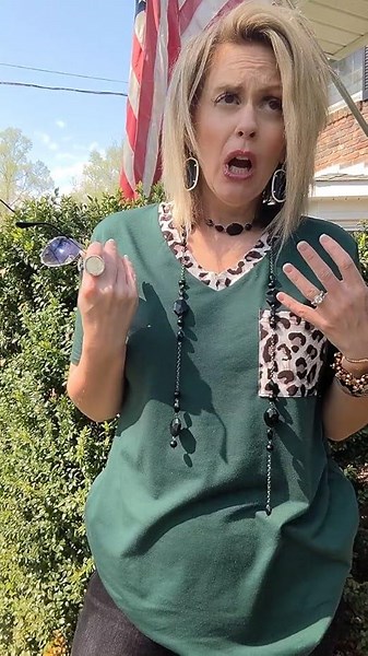 leopard print v neck colorblock pocket tee