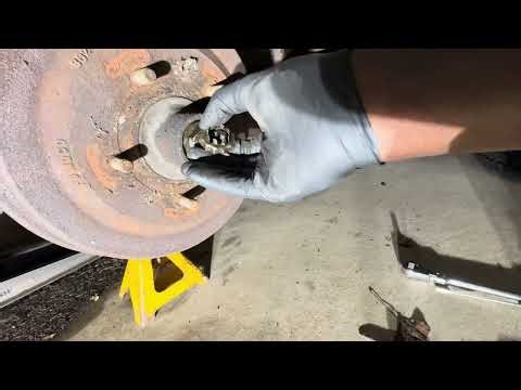 1967 F100 Front Drum Hub and Brake Shoe Replacement