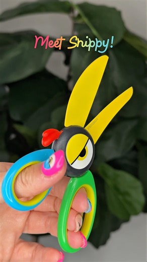 Surprise New Year’s drop! 🥳 Meet Snippy the #scissors ✂️ 🦜 #handyfamm #kids #craft #fyp #artscraft
