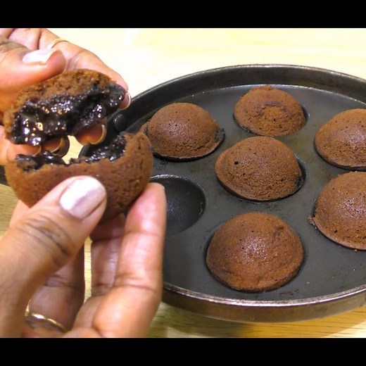 Cook with Parul (ChefParulGupta) on Instagram: "Mini chocolava cake bombs/eggless, without oven 3 ingredient choco lava cake Watch full explained video on YouTube Channel Cookwithparul #cookwithparul #chocolavacake #instant #quickrecipe #easycake #spongycake #idlicake #chococake #easycake #dessert #cakerecipe #tasty #yummy #yum #yumrecipes #eggless #nooven #lavacake #christmas #christmas2019 #winter #christmascake #chocobombs For Business Enquiry- parul@cookwithparul.com #cookwithparul https://c